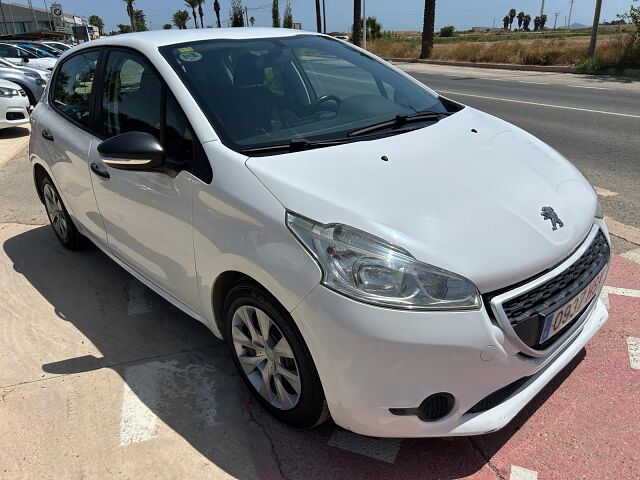 PEUGEOT 208 ACTIVE 1.4 HDI MANUAL SPANISH LHD IN SPAIN 142000 MILES SUPERB 2013